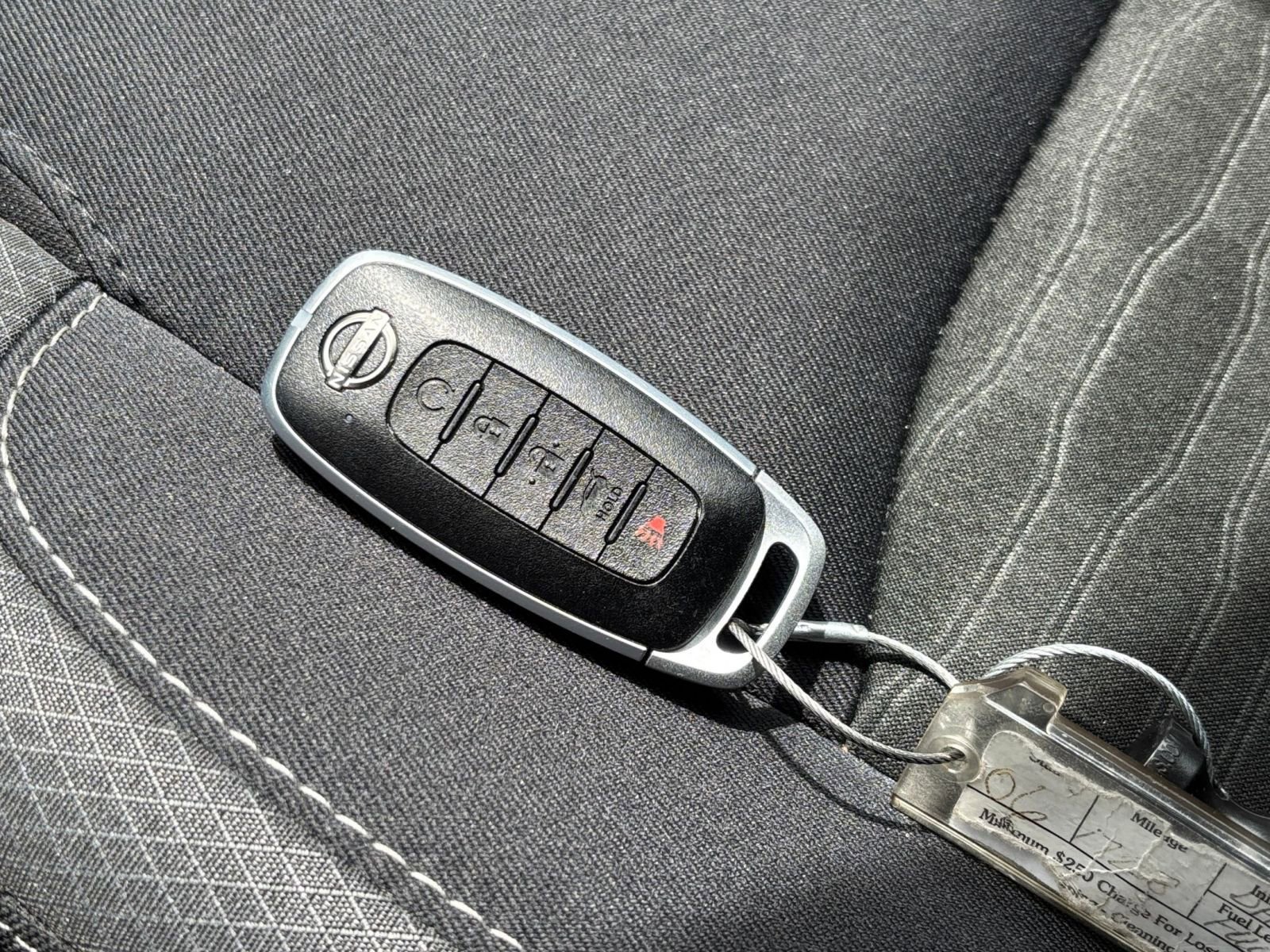 Used 2025 Nissan Pathfinder SV FWD image 18