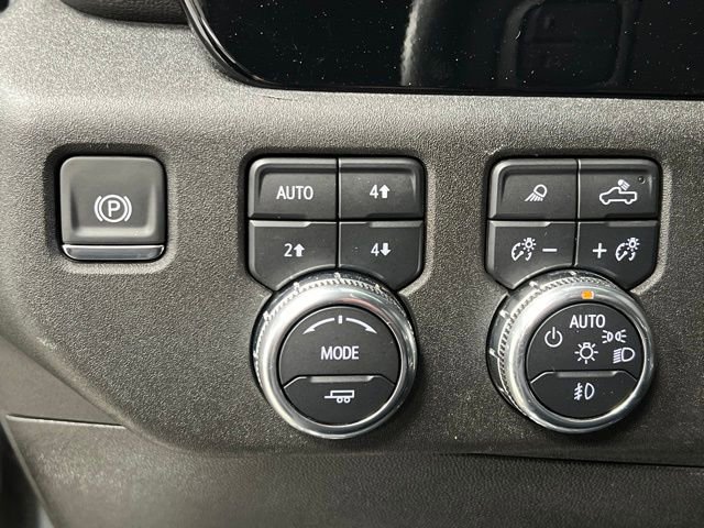 Used 2025 GMC Sierra 3500 SLT w/ SLT Premium Package image 30