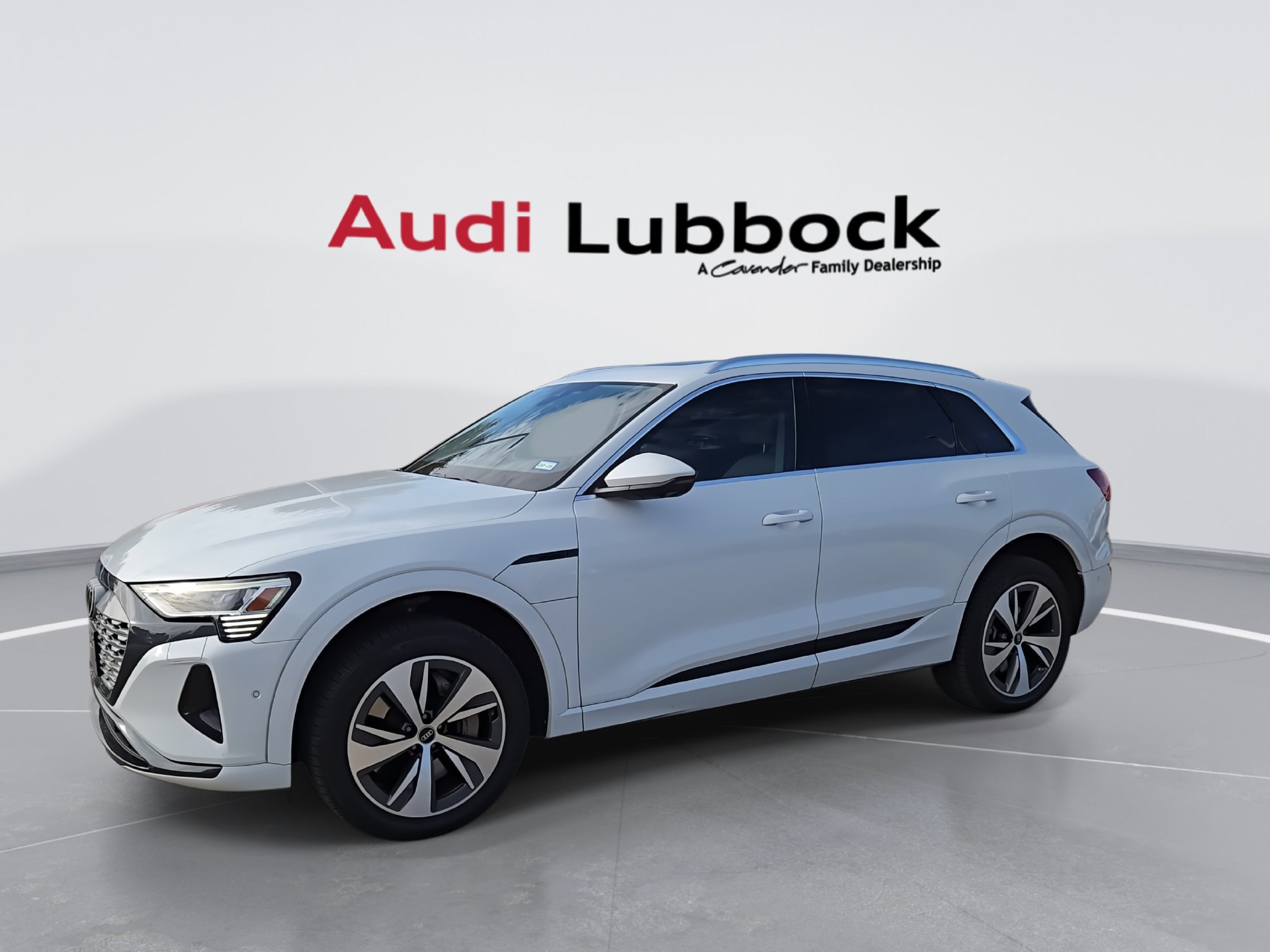 Used 2024 Audi Q8 e-tron Premium Plus AWD/4WD image 5