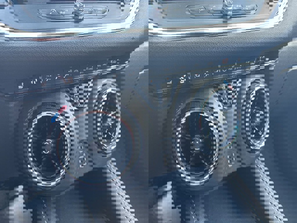 Used 2025 Chevrolet Blazer LT image 22