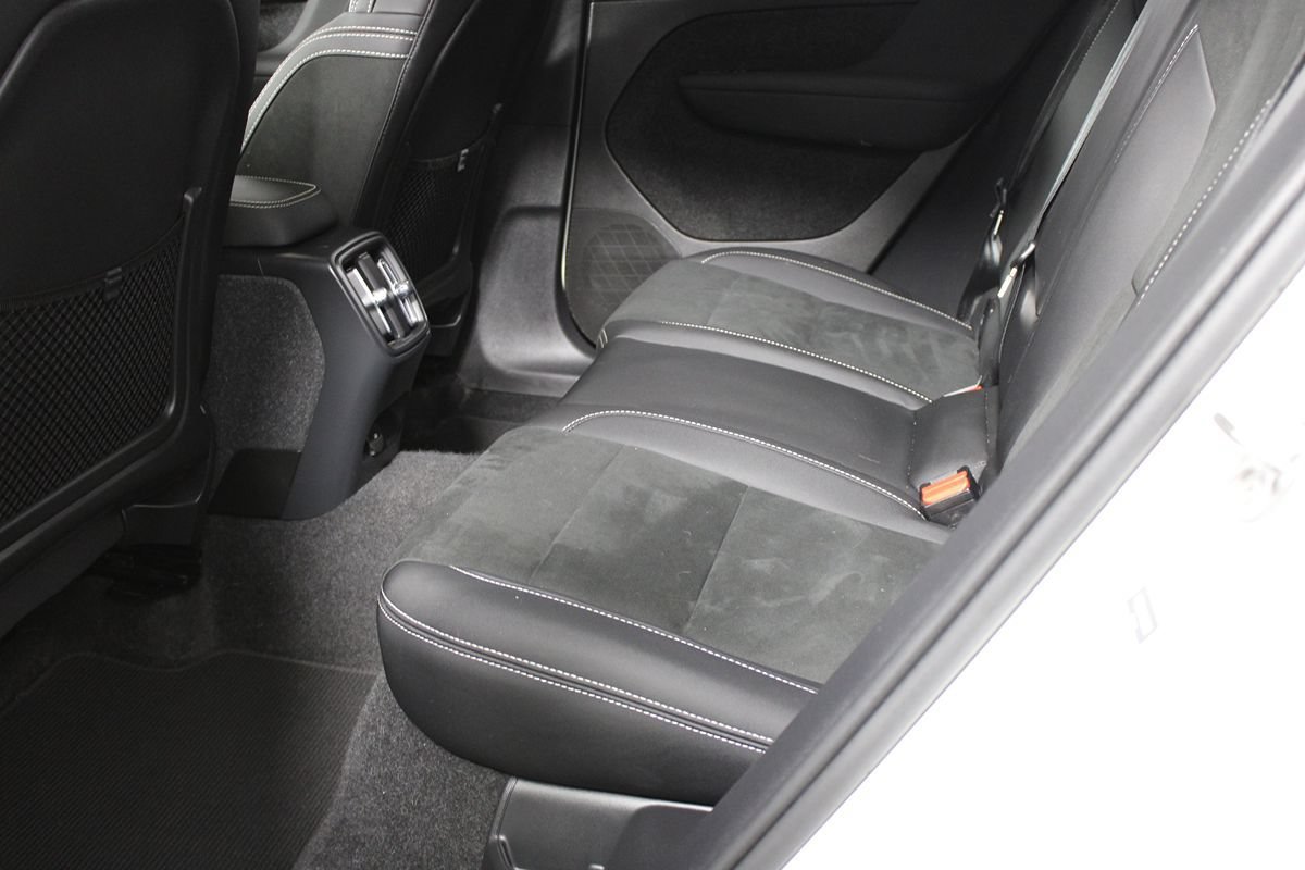 Used 2023 Volvo C40 P8 Recharge Plus AWD/4WD image 29