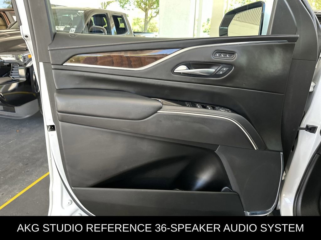 Used 2022 Cadillac Escalade ESV Sport Platinum w/ LPO, ONYX Package AWD/4WD image 8