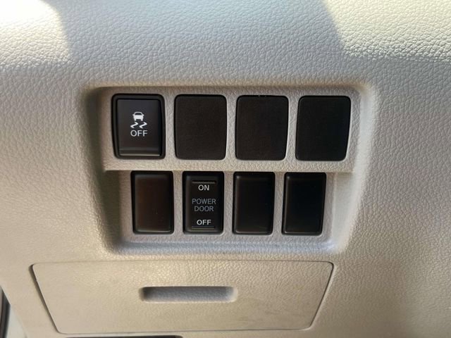 Used 2016 Nissan Quest SV FWD image 24