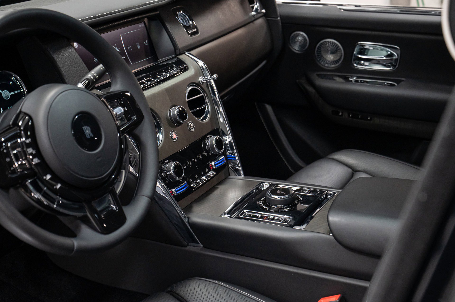 Used 2019 Rolls-Royce Cullinan image 30