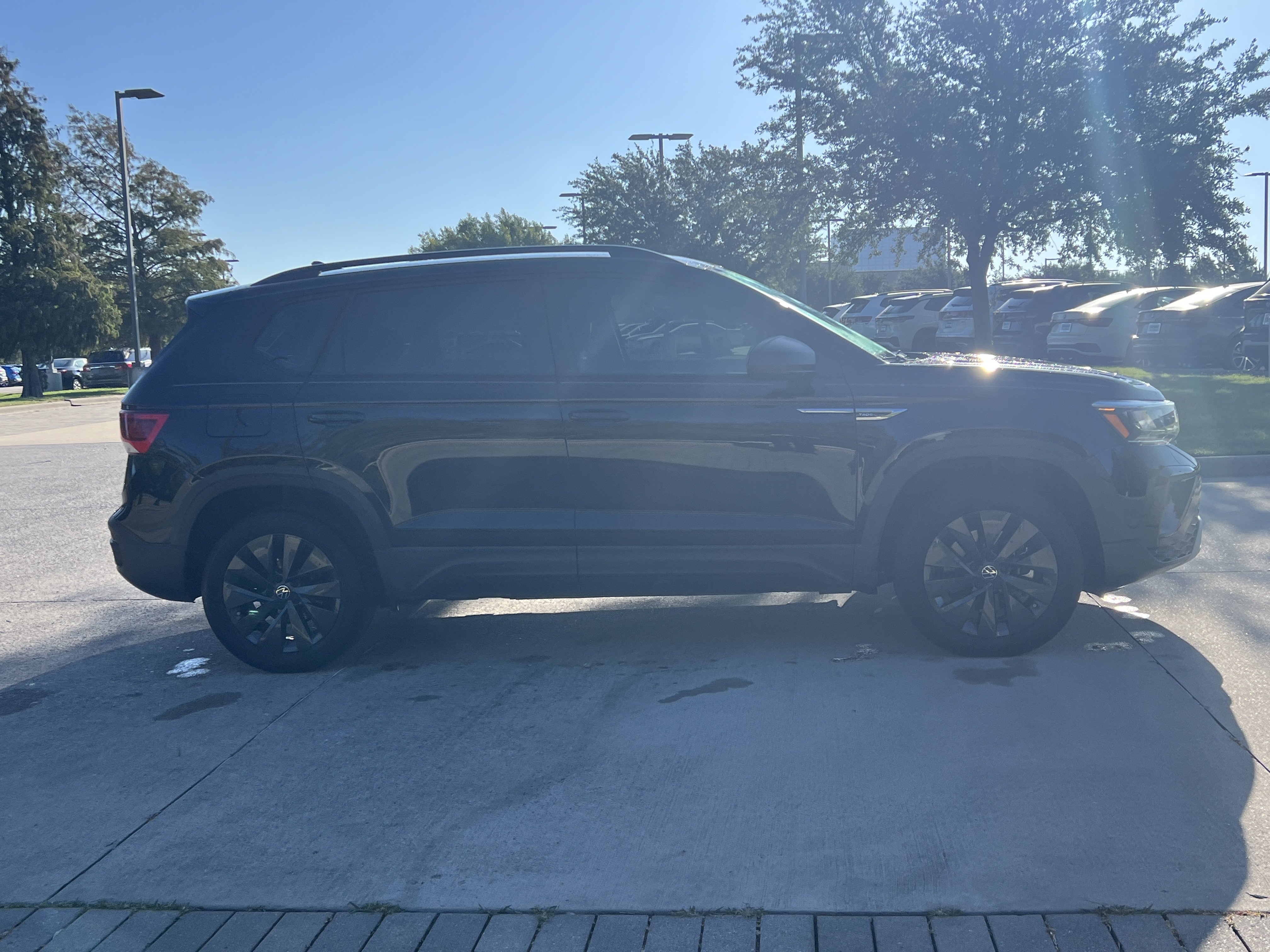 Certified 2024 Volkswagen Taos S FWD image 10