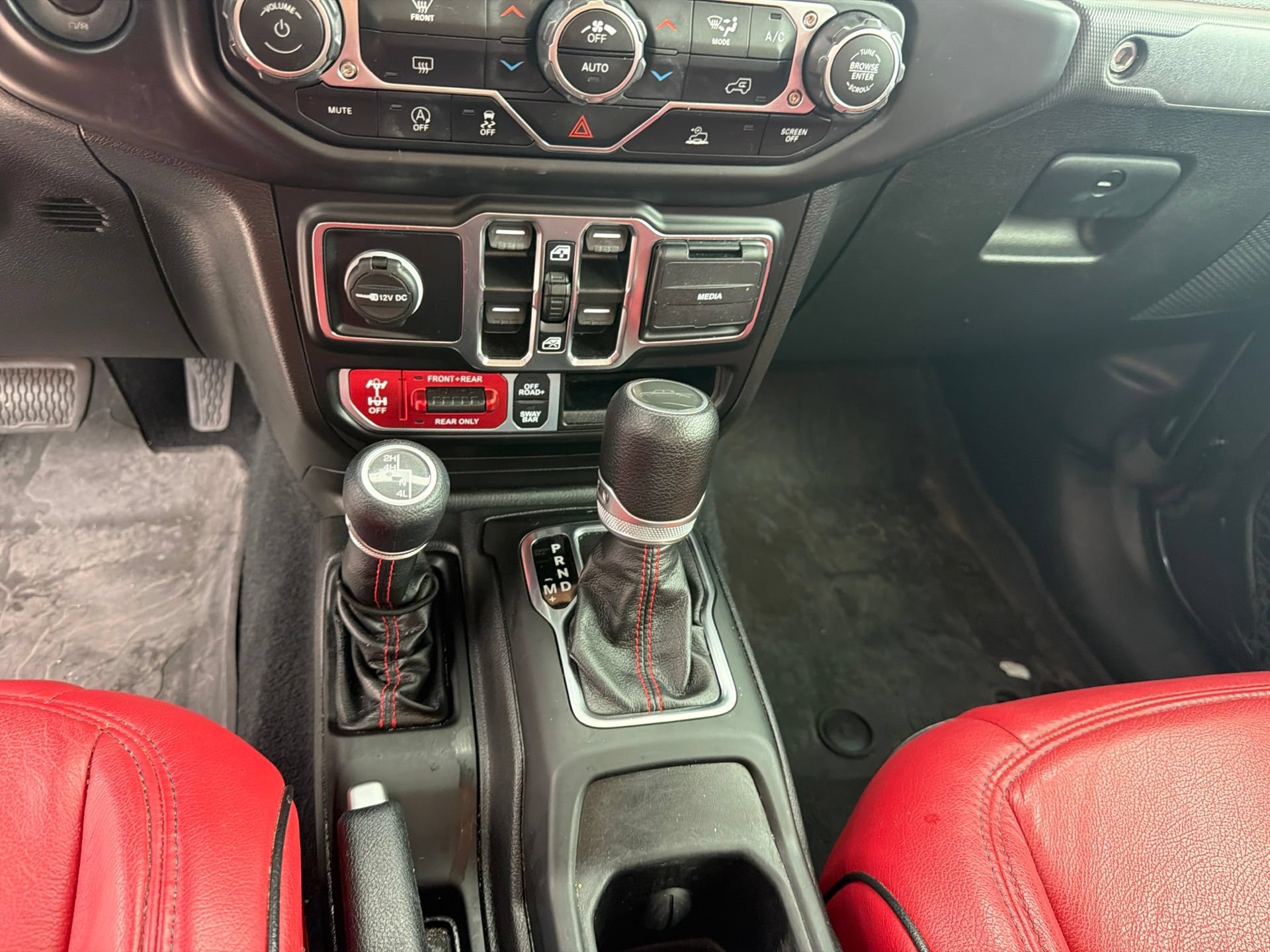 Used 2022 Jeep Gladiator Rubicon AWD/4WD image 16