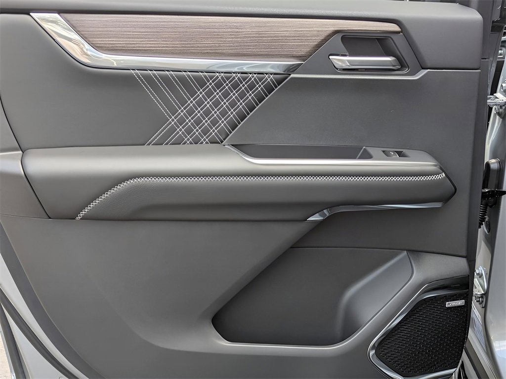 New 2026 GMC Acadia Denali w/ Super Cruise Package image 13