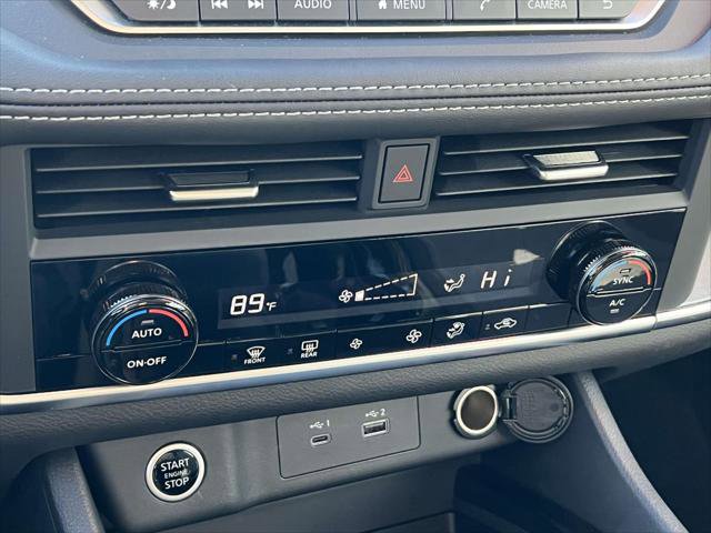 Used 2023 Nissan Rogue SV image 29