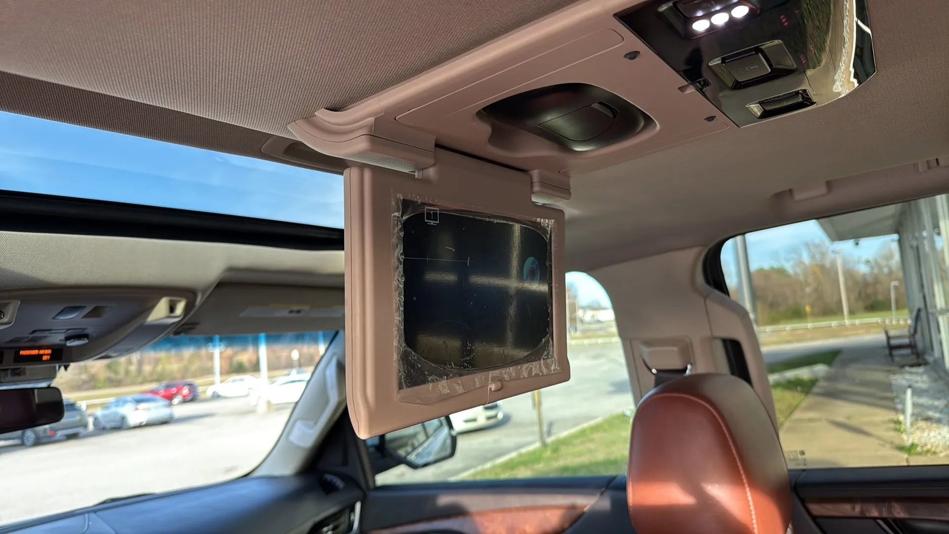 Used 2020 Cadillac Escalade Premium Luxury image 15