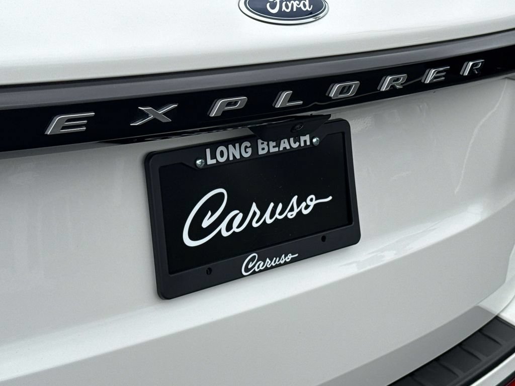Used 2025 Ford Explorer Active w/ Active Comfort Package RWD image 6