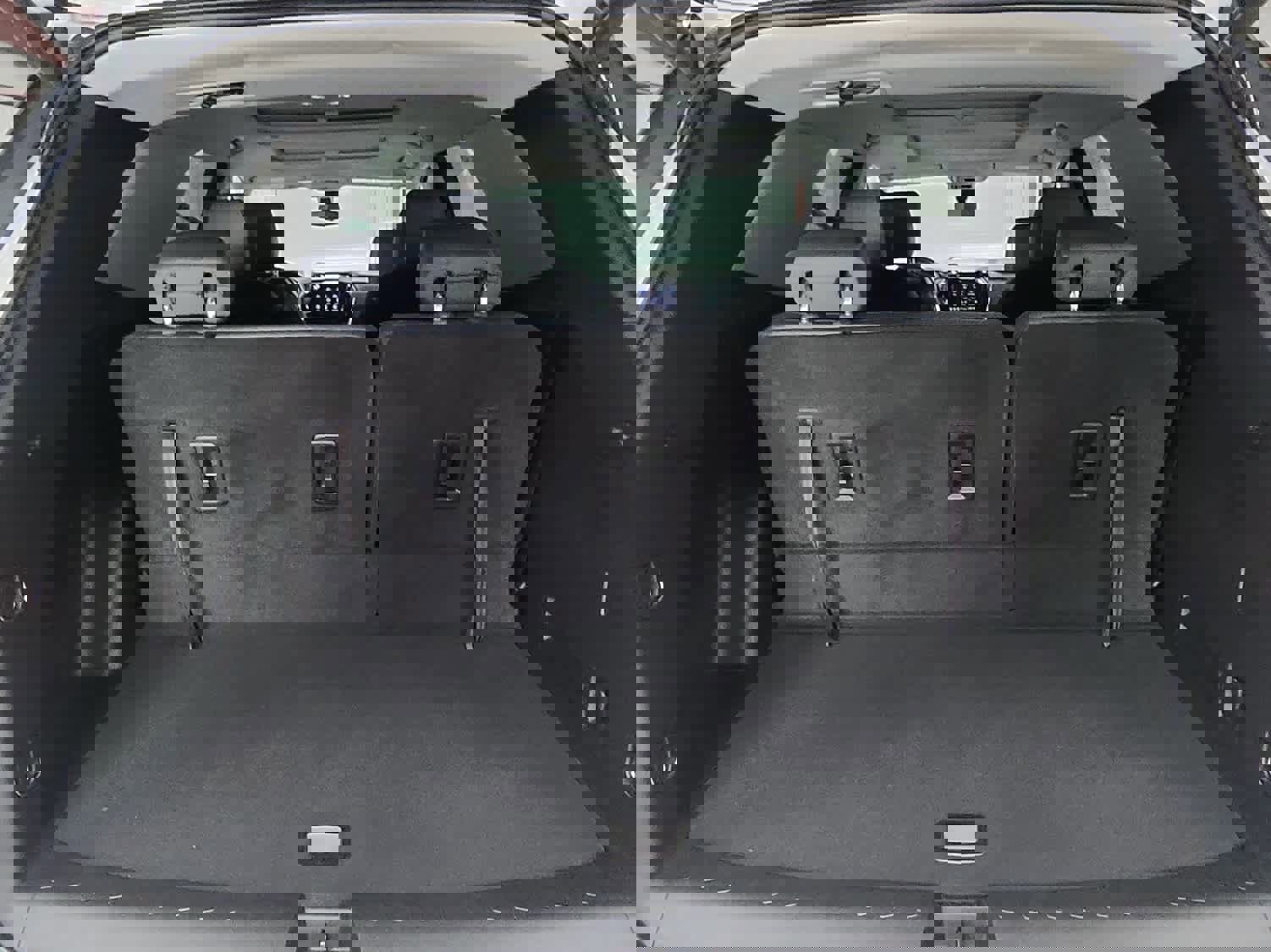 Used 2021 Chevrolet Traverse Premier image 34