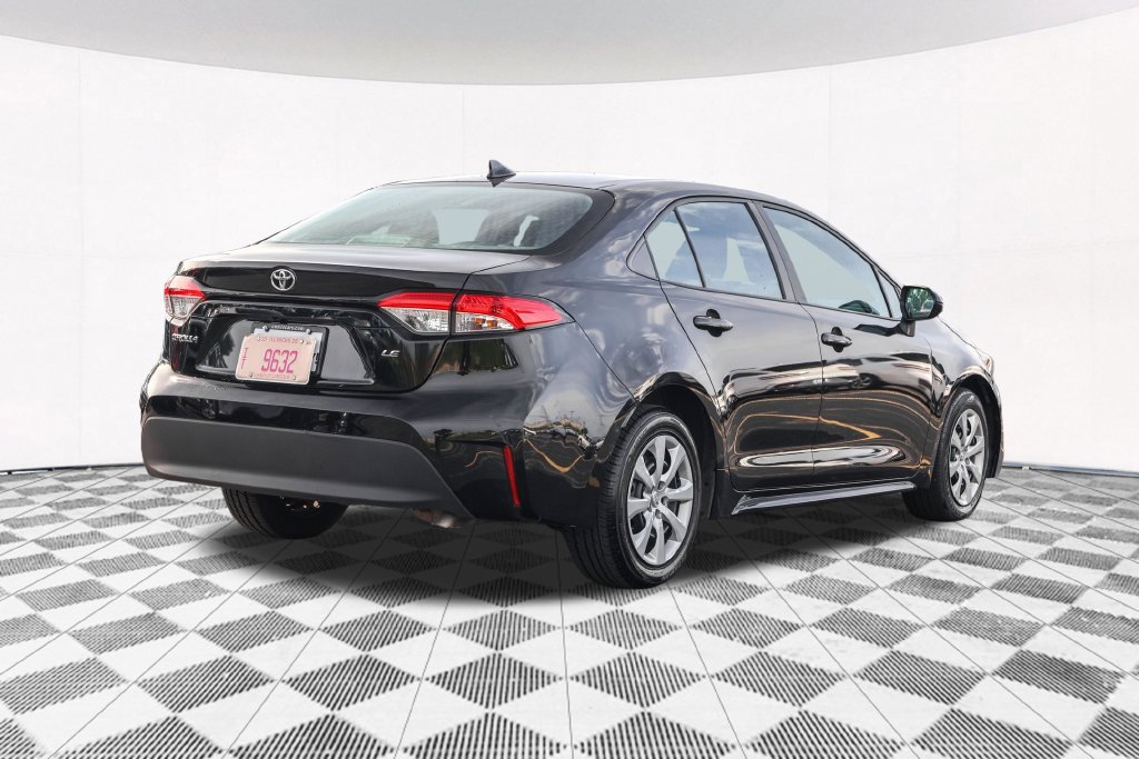 Used 2024 Toyota Corolla LE FWD image 11