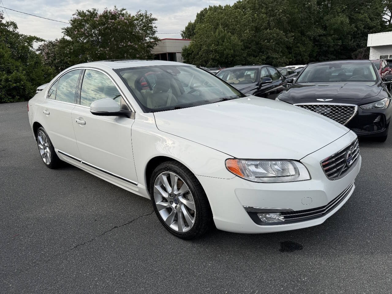 Used 2016 Volvo S80 T5 FWD image 3