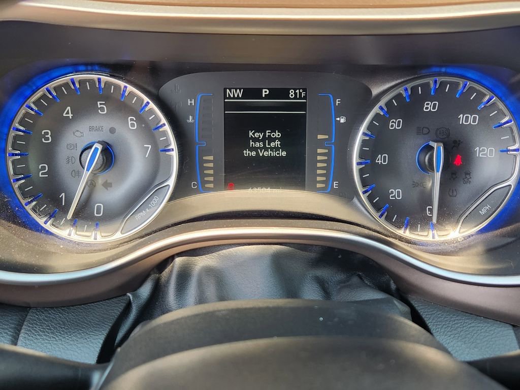 Used 2019 Chrysler Pacifica Touring image 11