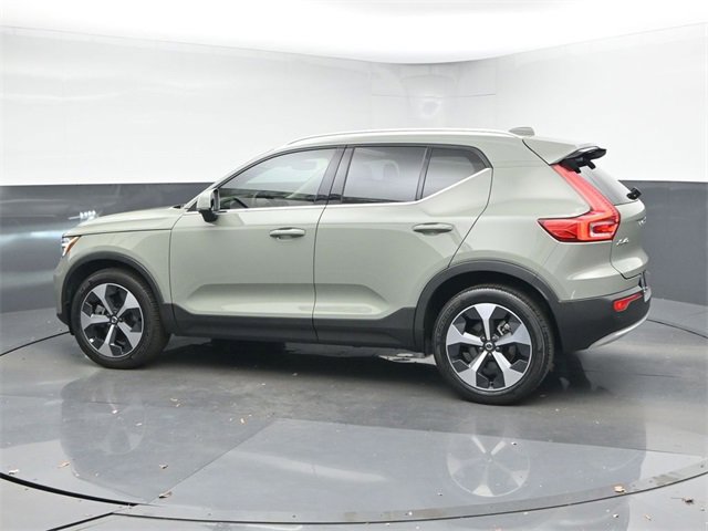 Used 2023 Volvo XC40 B5 Plus w/ Protection Package Premier image 5