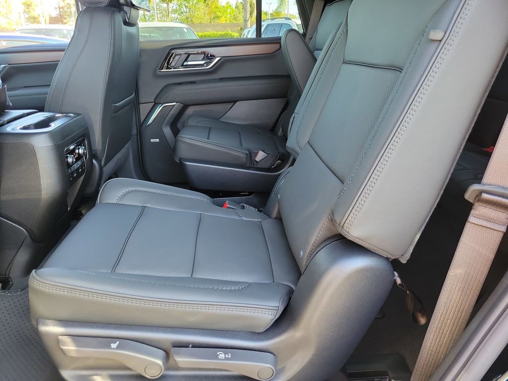 New 2026 GMC Yukon Denali w/ Denali Reserve Package AWD/4WD image 9