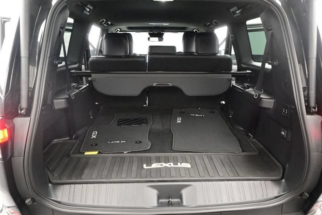 Used 2025 Lexus GX 550 w/ Accessory Package (2T) AWD/4WD image 14