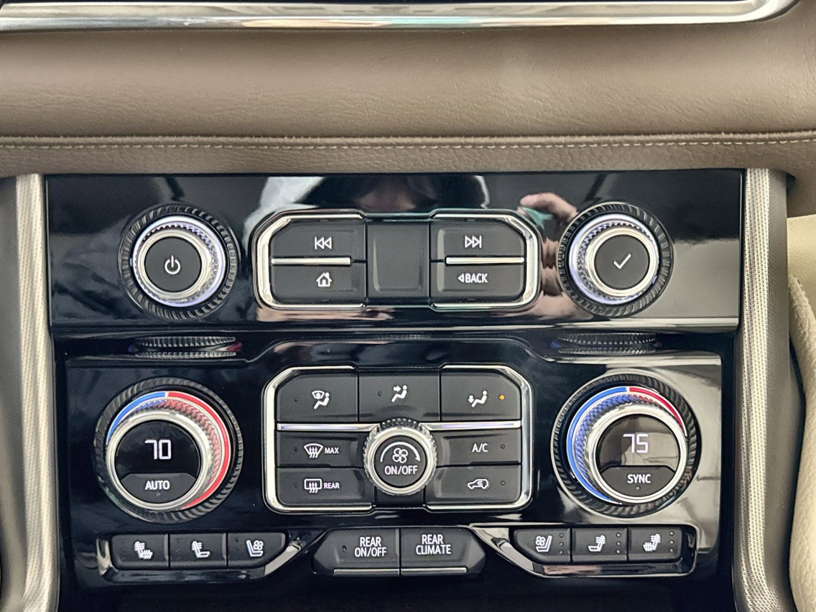 Used 2021 GMC Yukon Denali w/ Denali Ultimate Package image 21