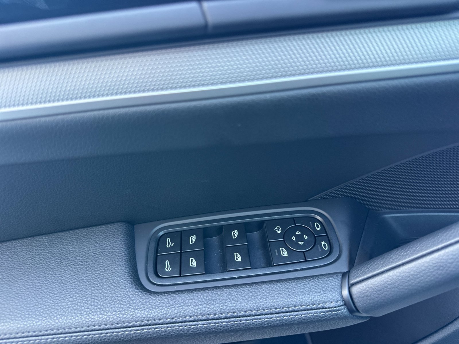 New 2026 Porsche Cayenne AWD/4WD image 13