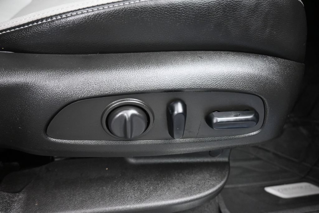 Used 2021 Chevrolet Equinox Premier FWD image 54