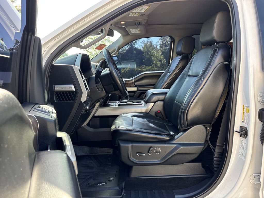 Used 2017 Ford F250 Lariat w/ Lariat Ultimate Package AWD/4WD image 28
