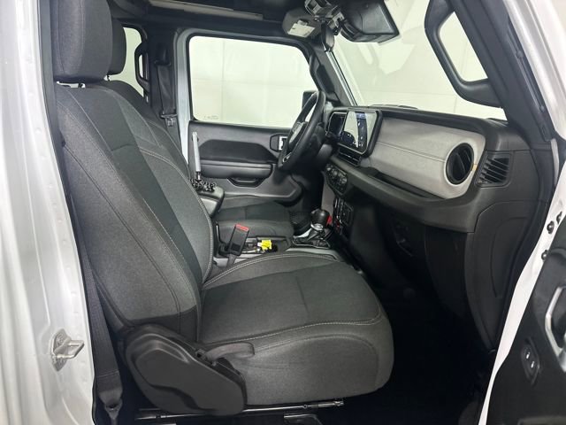 Used 2024 Jeep Wrangler Unlimited image 28