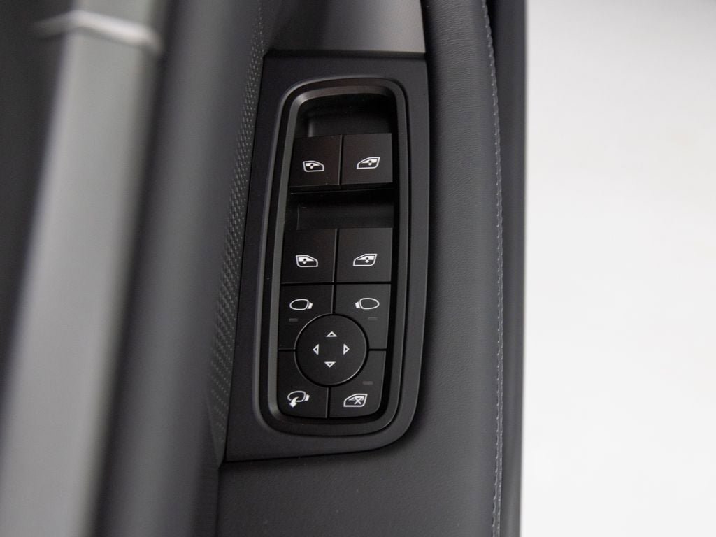 New 2026 Porsche Taycan AWD/4WD image 21