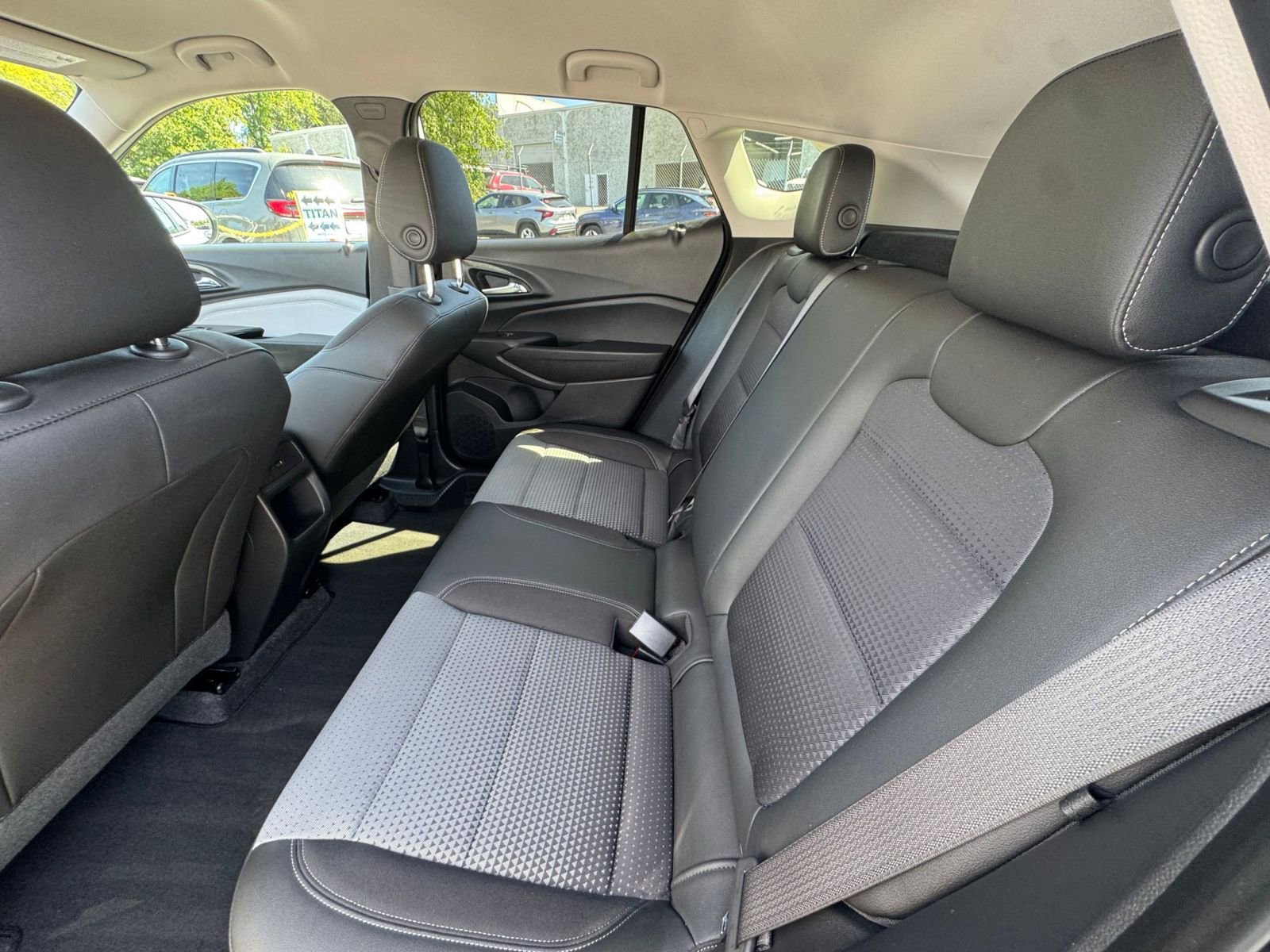 Used 2025 Chevrolet Trax LT image 24