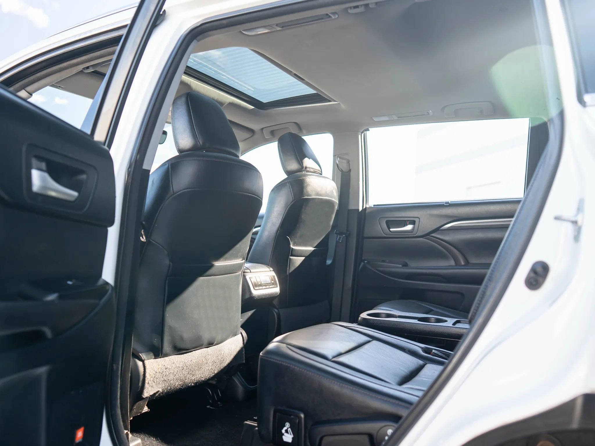 Used 2017 Toyota Highlander Limited image 22