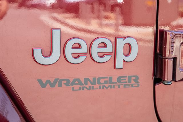 Used 2021 Jeep Wrangler Unlimited Rubicon w/ LED Lighting Group AWD/4WD image 6