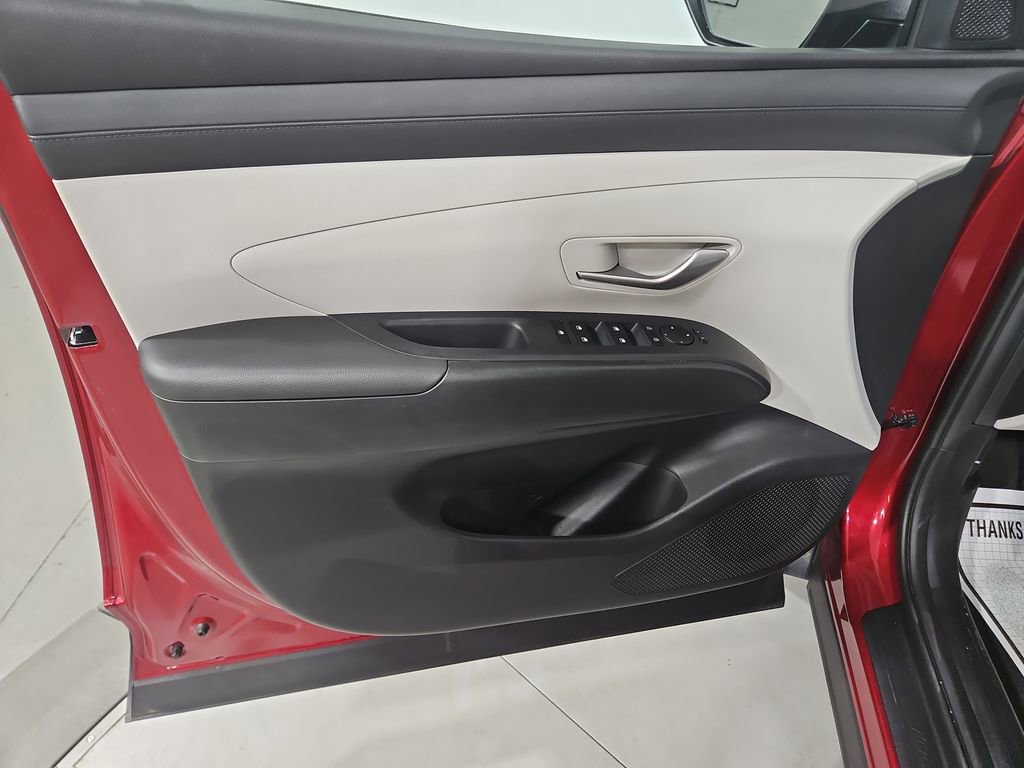 Certified 2025 Hyundai Tucson SE AWD/4WD image 11