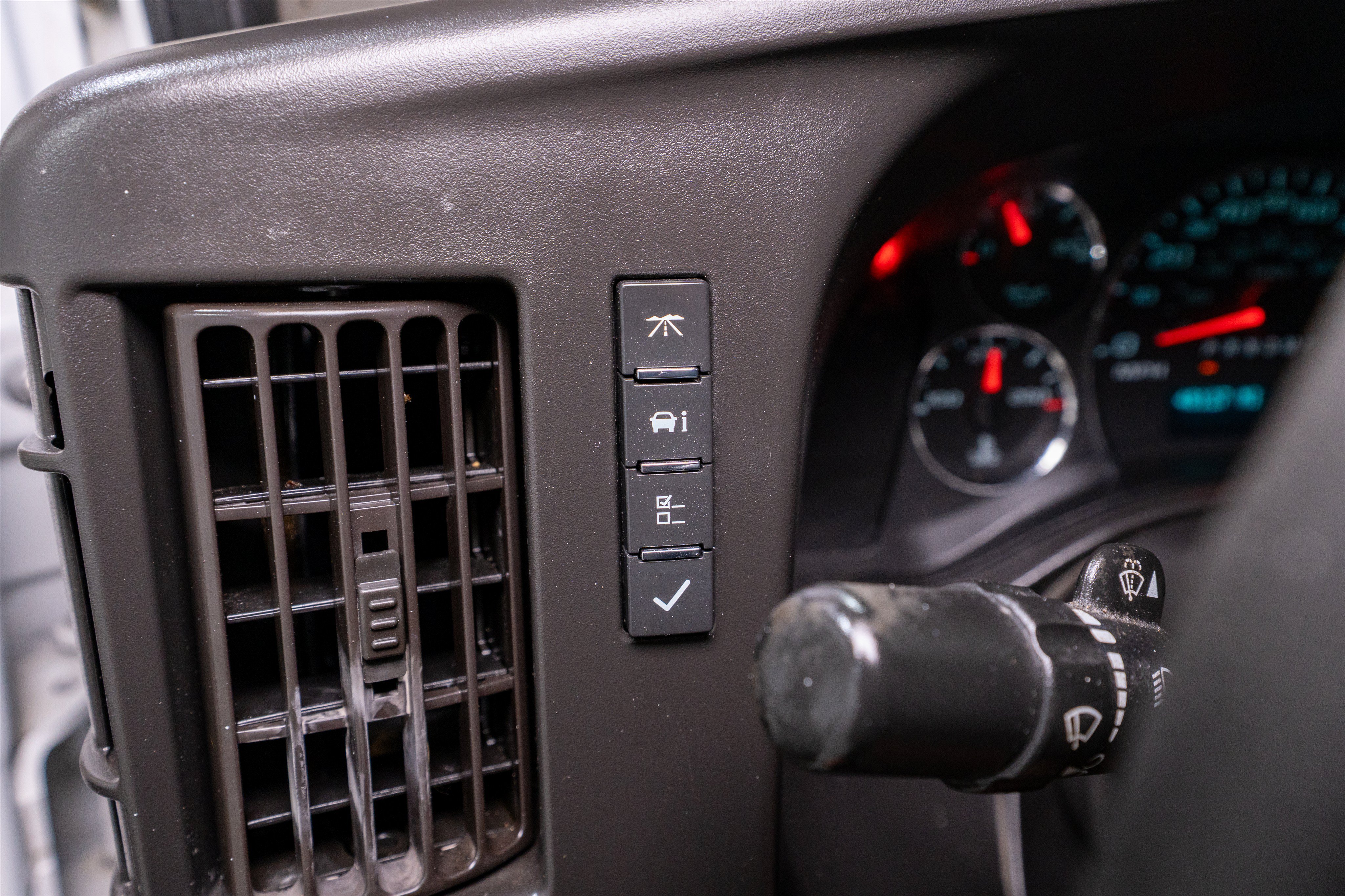 Used 2021 Chevrolet Express 2500 RWD image 26