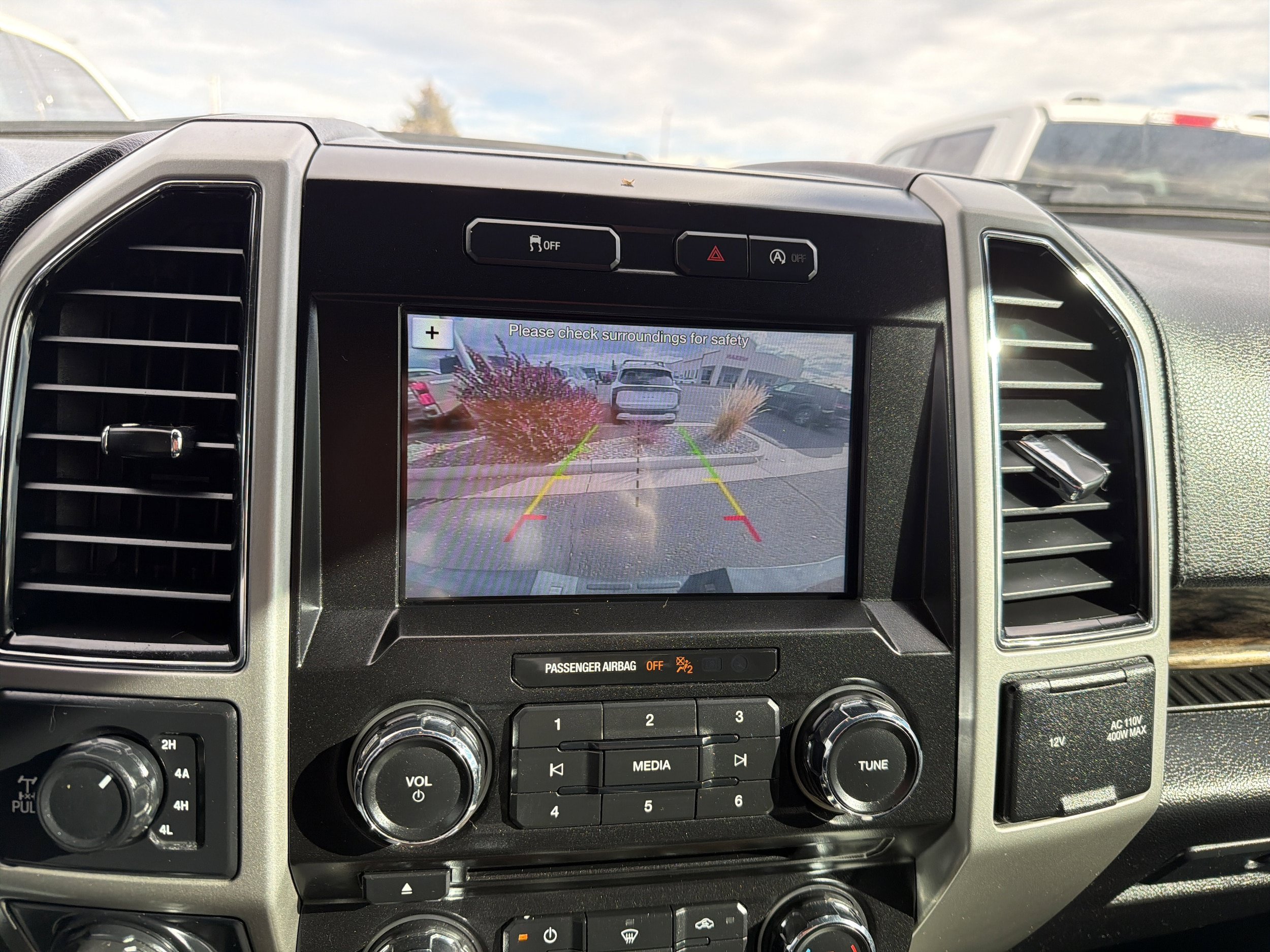 Used 2018 Ford F150 Lariat w/ Equipment Group 501A Mid AWD/4WD image 17