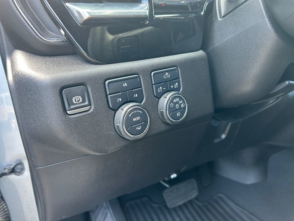 Used 2024 Chevrolet Silverado 2500 LT w/ Convenience Package image 21