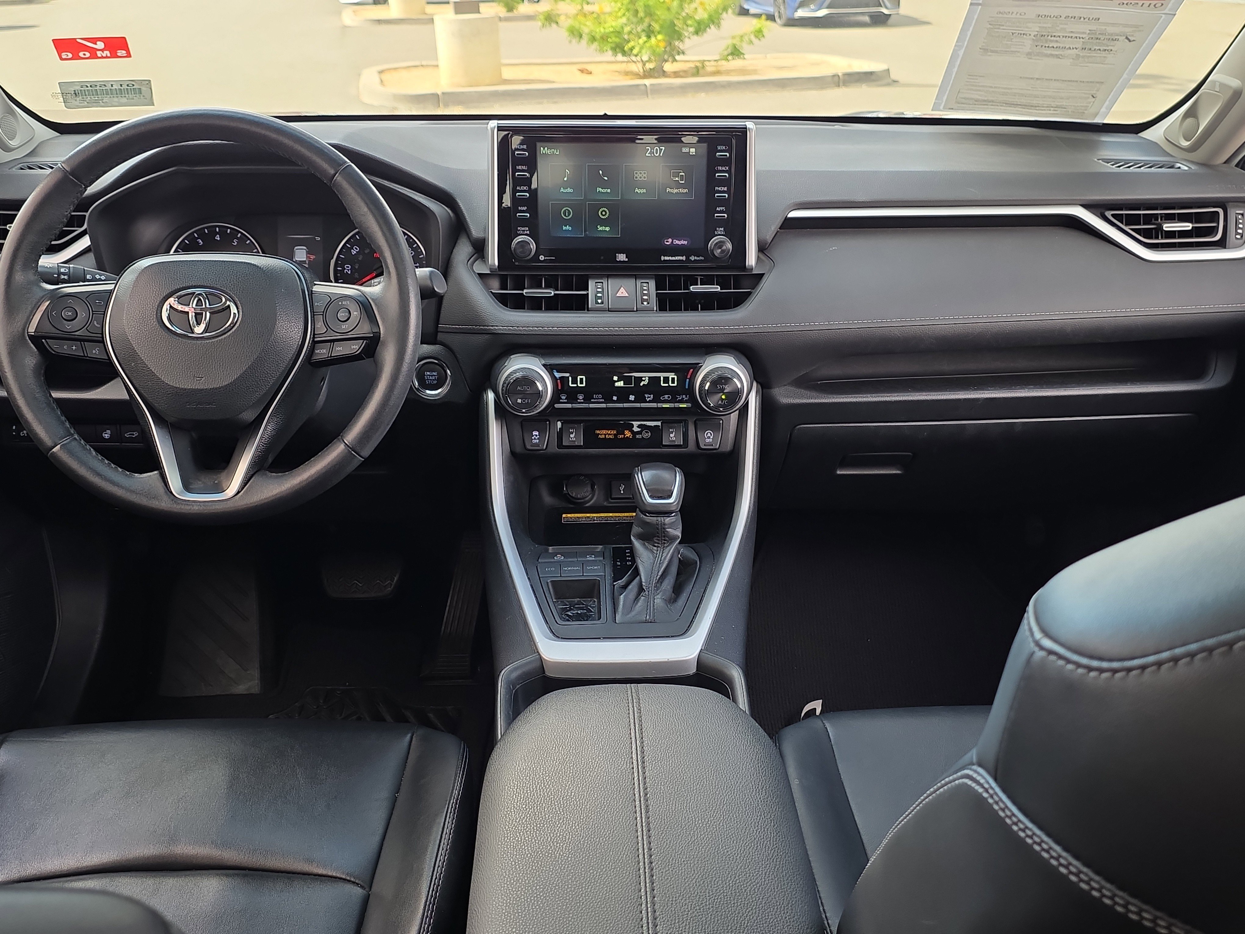 Used 2020 Toyota RAV4 XLE Premium image 30