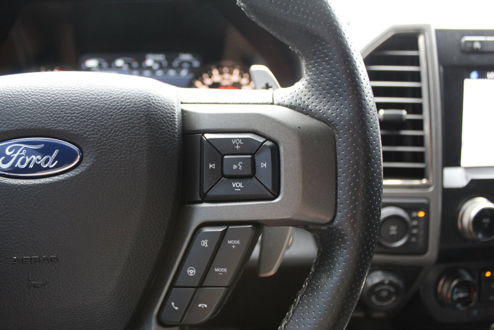 Used 2019 Ford F150 Raptor w/ Equipment Group 802A Luxury AWD/4WD image 25