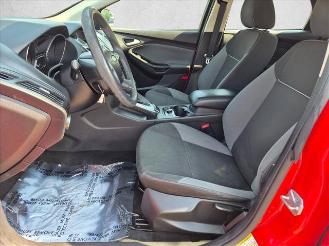 Used 2014 Ford Focus SE w/ SE Winter Package FWD image 15