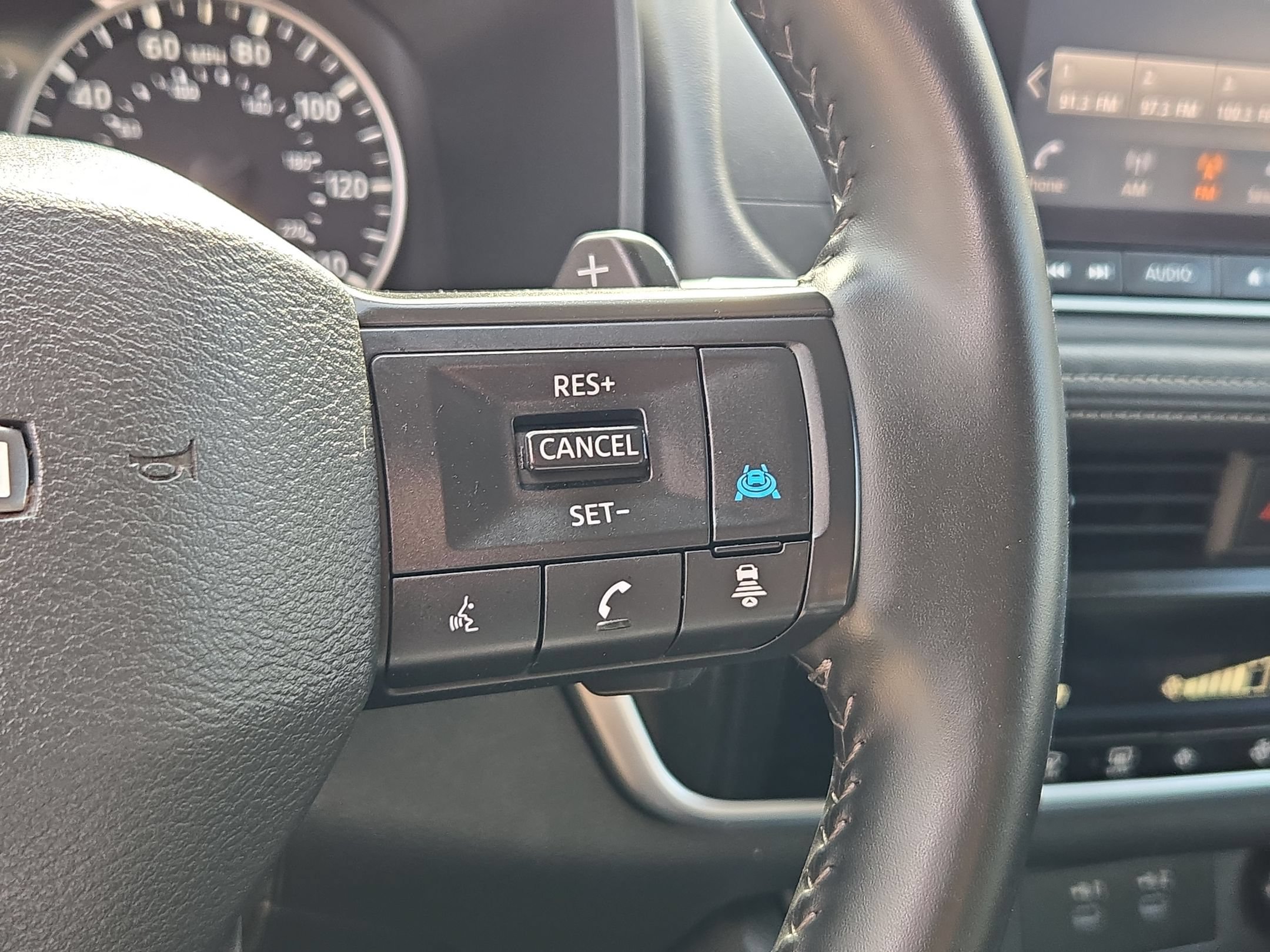 Certified 2025 Nissan Rogue SV FWD image 21