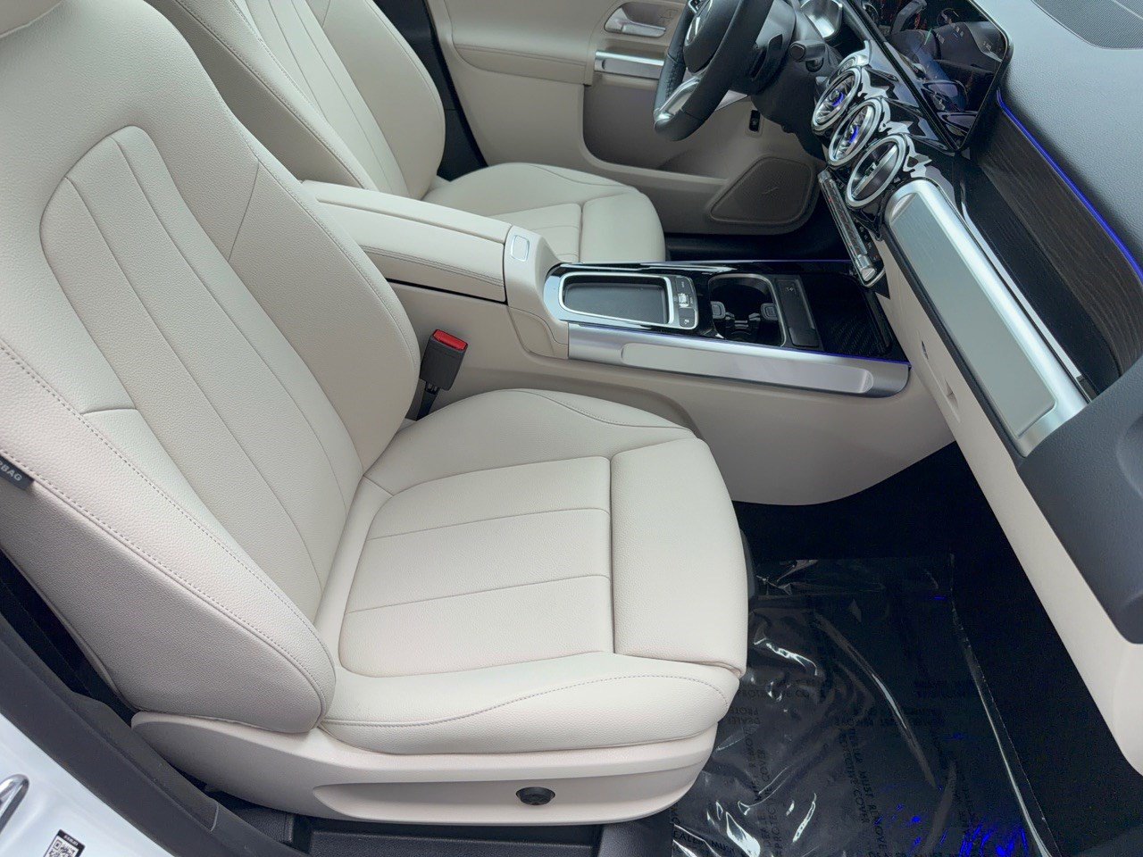 Used 2026 Mercedes-Benz GLB 250 image 30