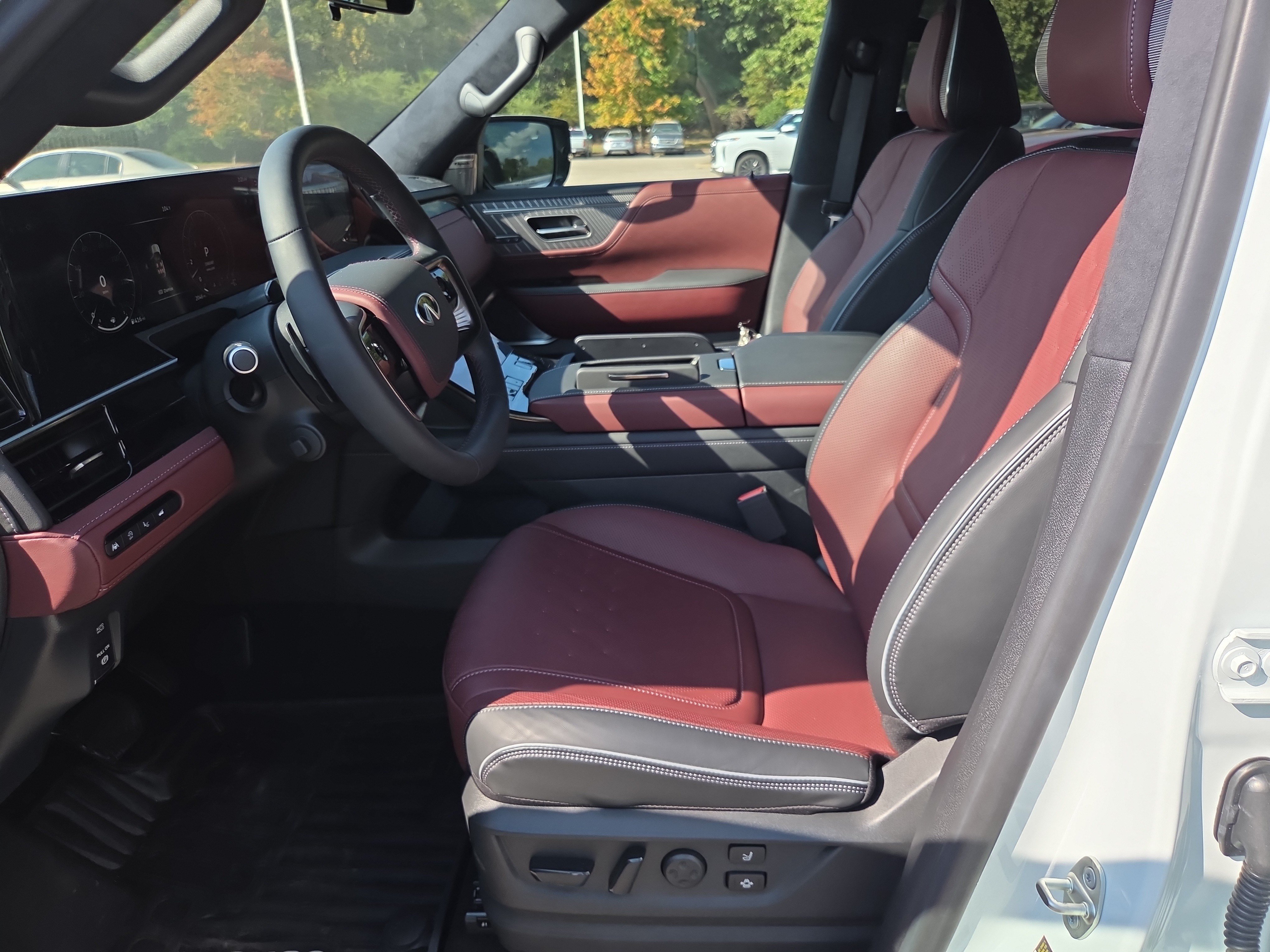 Used 2026 INFINITI QX80 Autograph w/ Premium Cargo Package AWD/4WD image 5