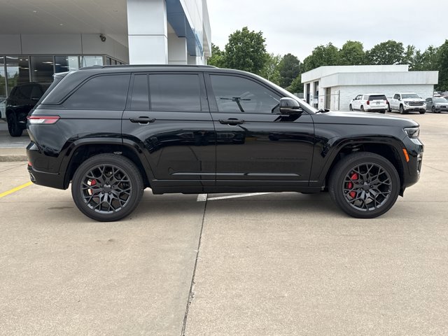 Used 2025 Jeep Grand Cherokee Summit AWD/4WD image 2