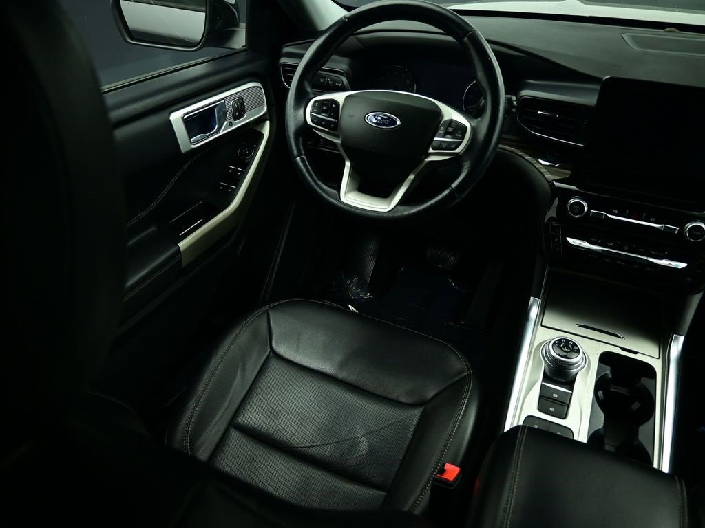 Used 2022 Ford Explorer Limited w/ Equipment Group 301A image 13