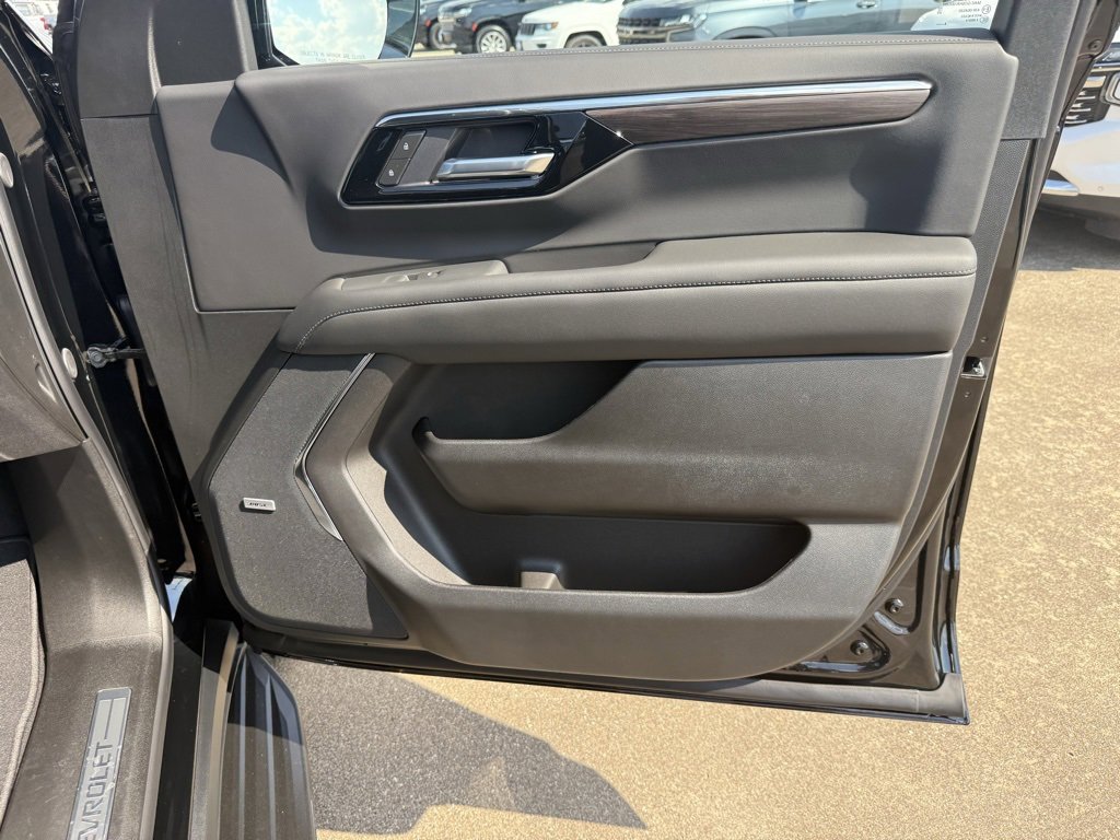 New 2026 Chevrolet Suburban LT w/ Comfort Package image 43