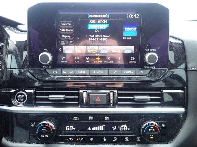 Used 2023 Nissan Pathfinder SV w/ SV Premium Package image 15