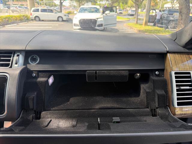 Used 2019 Land Rover Range Rover HSE AWD/4WD image 11