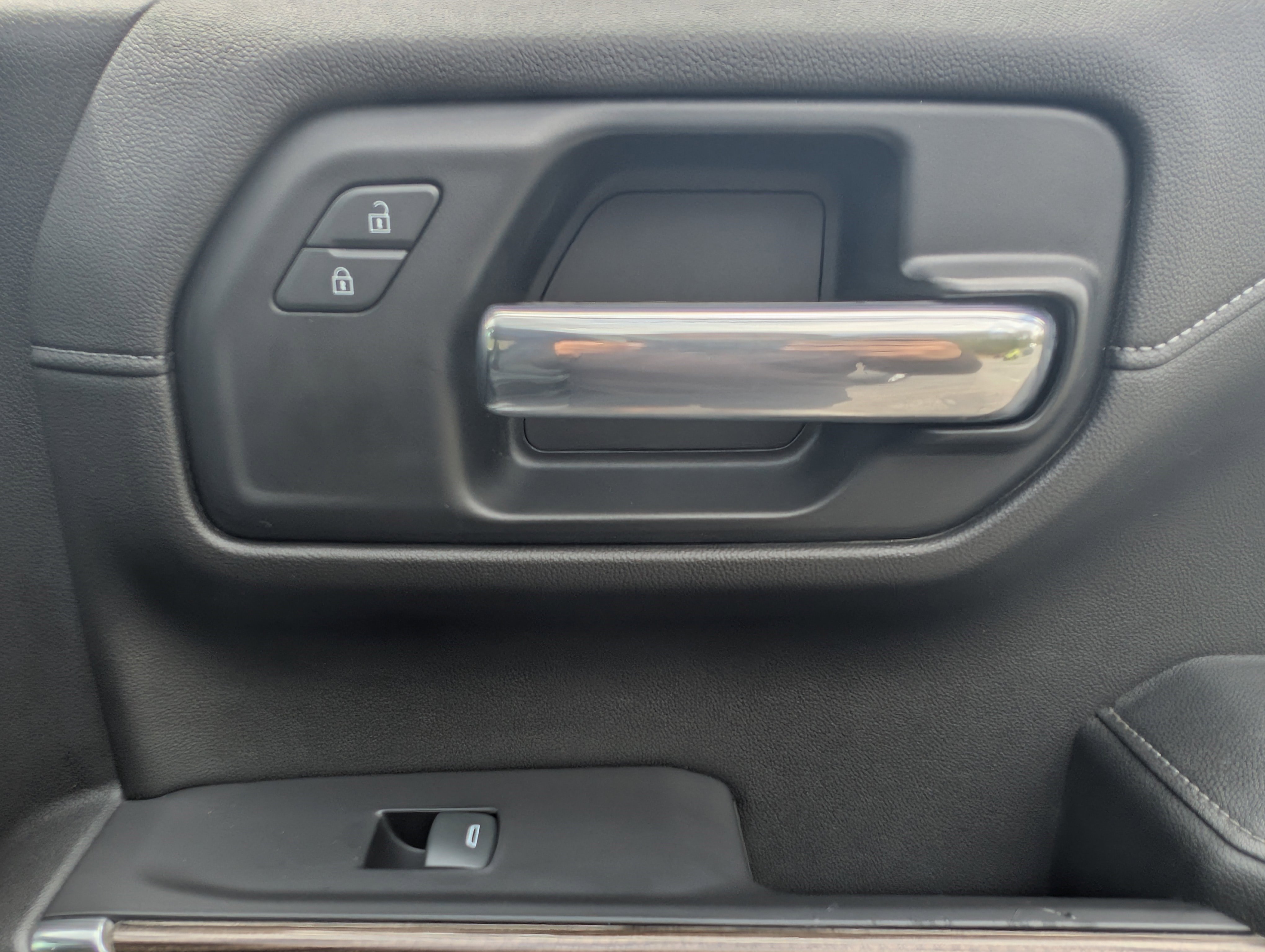 Used 2019 Chevrolet Silverado 1500 LT w/ All-Star Edition AWD/4WD image 20