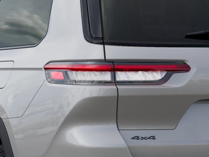 New 2025 Jeep Grand Cherokee L Altitude AWD/4WD image 9