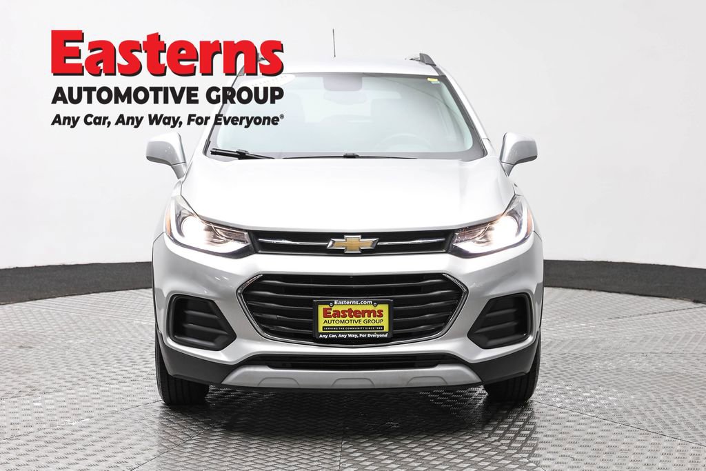 Used 2018 Chevrolet Trax LT w/ LT Convenience Package AWD/4WD image 2
