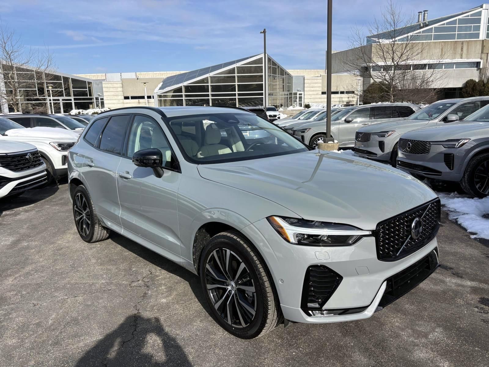 Used 2025 Volvo XC60 B5 Plus w/ Climate Package image 1