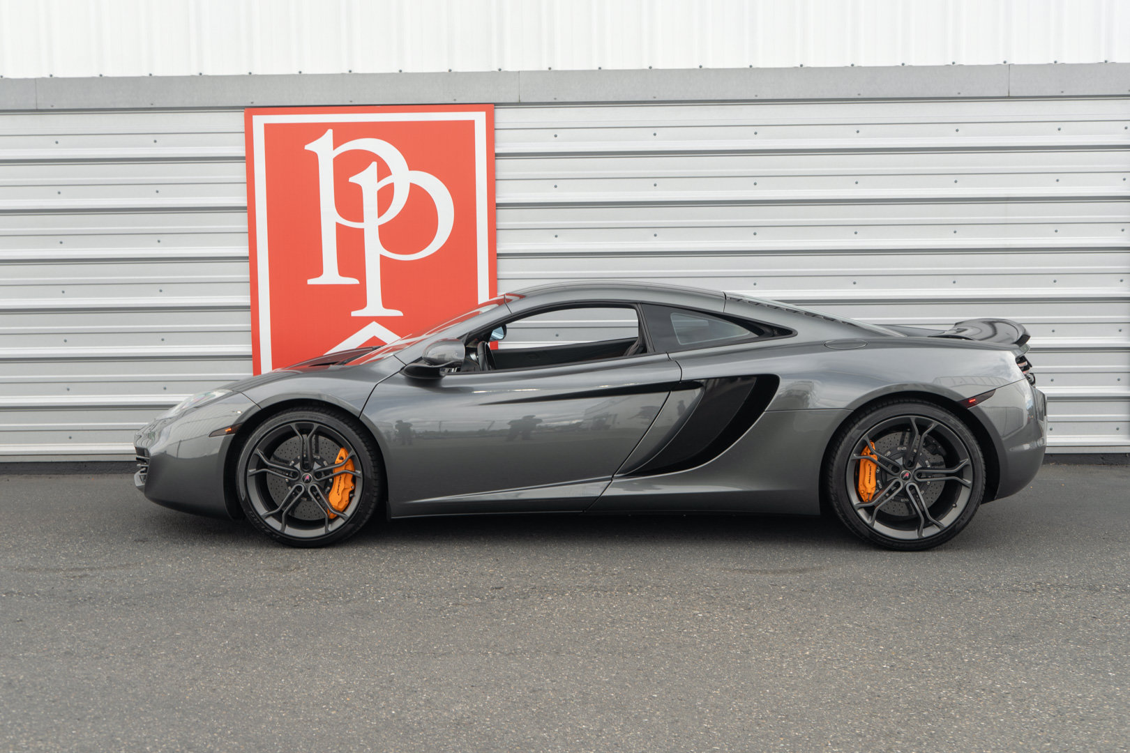 Used 2012 McLaren MP4-12C Coupe RWD image 32